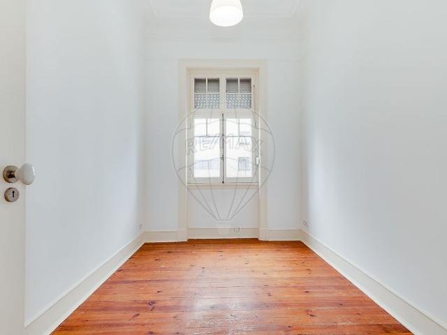Apartamento T6 em Lisboa