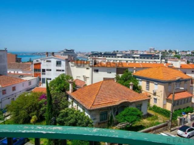 Apartamento T4 em Colares