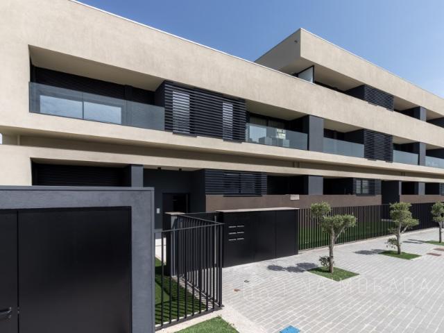 Apartamento T 2 novo, em condomínio fechado em Santa Maria da Feira