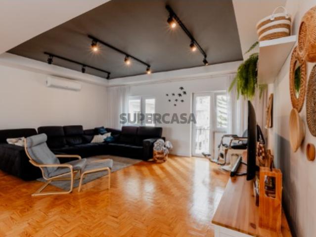 Apartamento T 4 Renovado no centro da cidade!