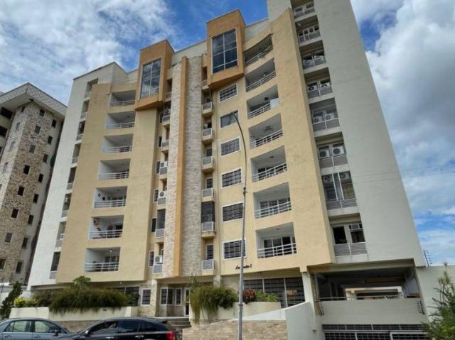APARTAMENTO TIPO DUPLEX EN VENTA, EN URB. LOS CHAGUARAMOS, MARACAY