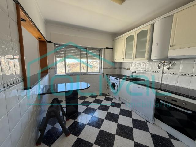 Apartamento tipologia T2 cozinha equipada