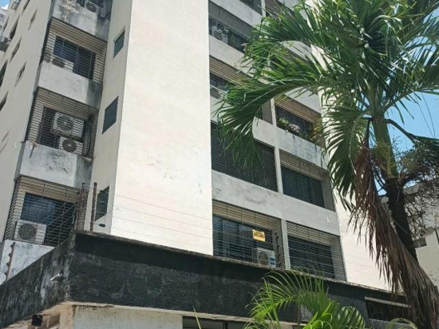 APARTAMENTO TOTALMENTE A REMODELAR, AL LADO DEL MEDITERRANEAN. PREBO