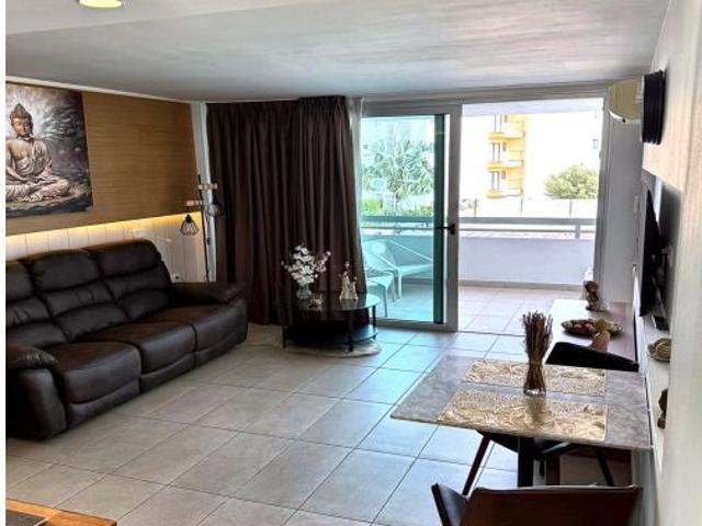 Apartamento totalmente reformado y a estrenar a 200 metros de la playa