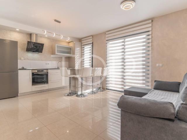 Apartamento totalmente reformado con plaza de garaje en el c. 54m² Adeje