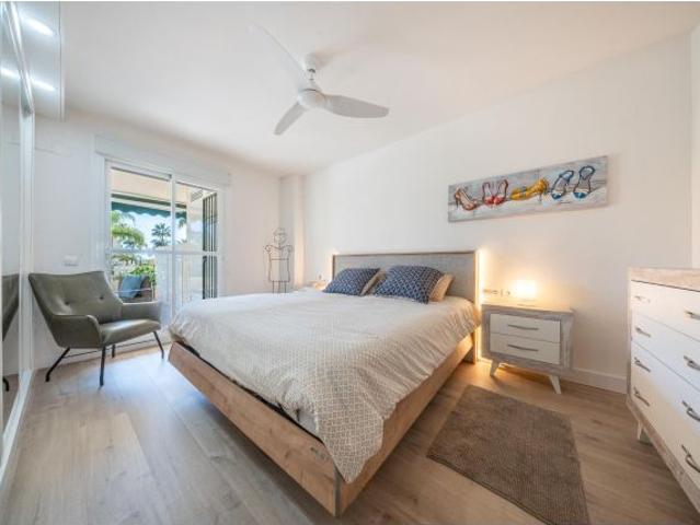 Apartamento totalmente reformado de 2 dormitorios y 2 baños