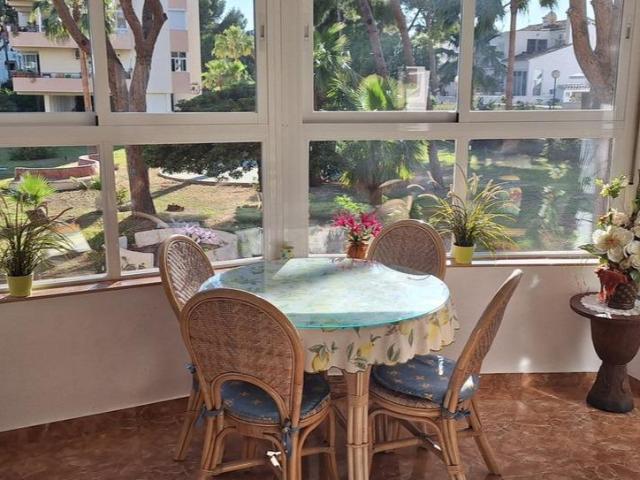 Apartamento totalmente reformado en la parte baja de Calahonda