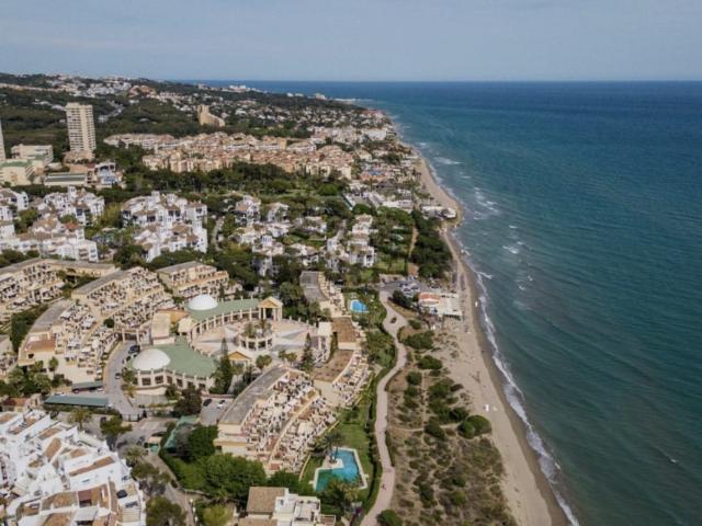 Apartamento totalmente reformado, orientado al este, en plan. 49m² Marbella