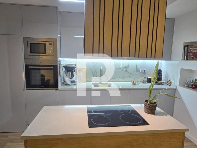 Apartamento Totalmente Remodelado com Acabamentos de Topo, t. 100m² Agualva e Mira Sintra