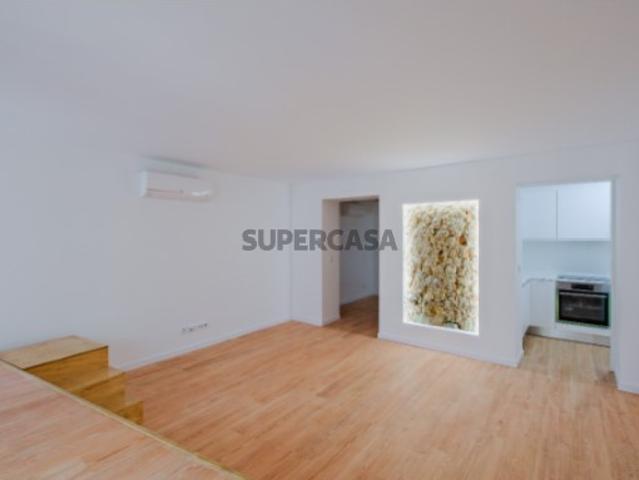 Apartamento totalmente remodelado e equipado em São Bento