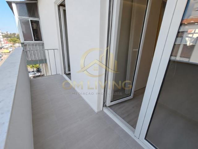 Apartamento Totalmente Remodelado, moderno e Pronto a Estrear!
