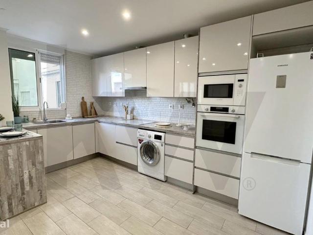 Apartamento totalmente Remodelado na Costa da Caparica