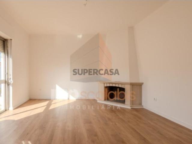 Apartamento totalmente remodelado, pronto a habitar!