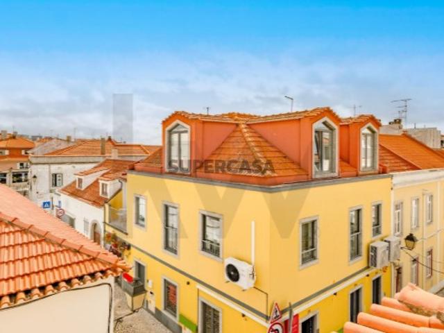 Apartamento totalmente renovado, muito luminoso, no Centro Histórico de Cascais