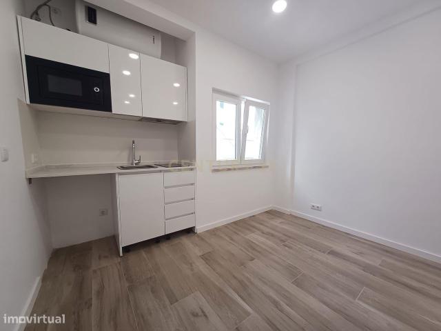 Apartamento totalmente renovado em So Martinho do Porto