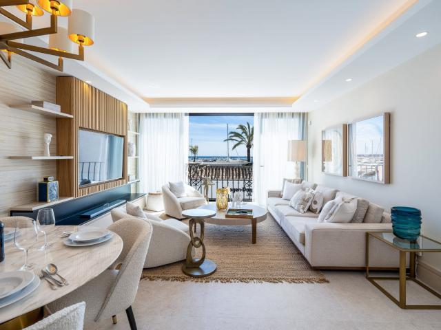Apartamento Totalmente Renovado en el Prestigioso Puerto Ban. 97m² Marbella