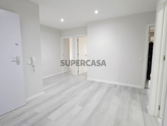 Apartamento totalmente renovado para venda em Quarteira