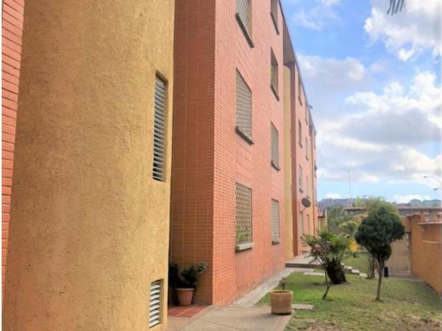 APARTAMENTO URB SANTA MARIA