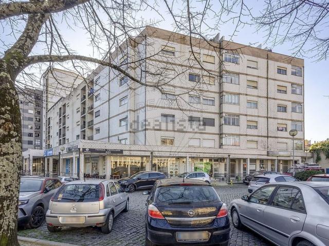 Apartamento, Vila Nova de Famalicão e Calendário