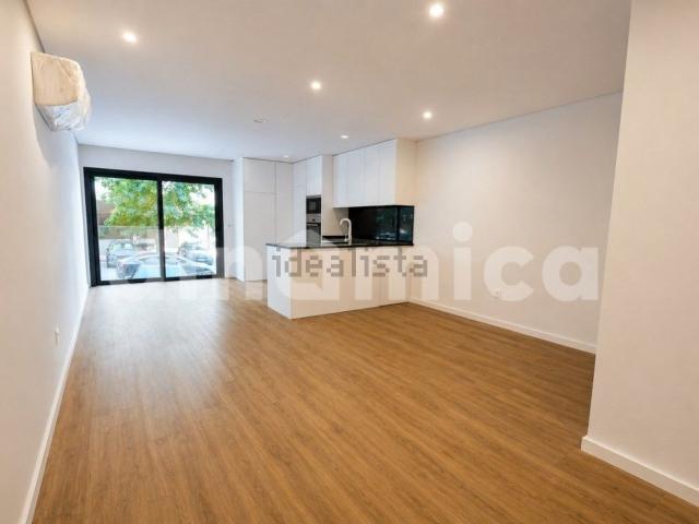 Apartamento, Vila Nova de Famalicão e Calendário