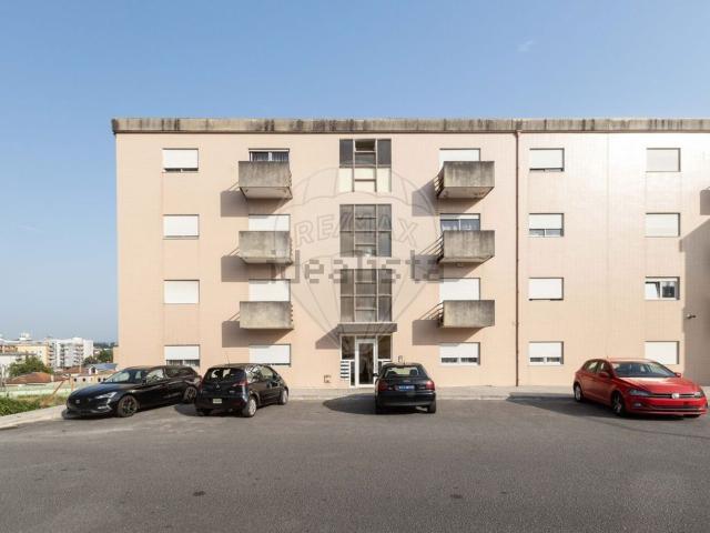 Apartamento, Vila Nova de Famalicão e Calendário