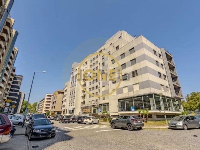 Apartamento, Vila Nova de Famalicão e Calendário