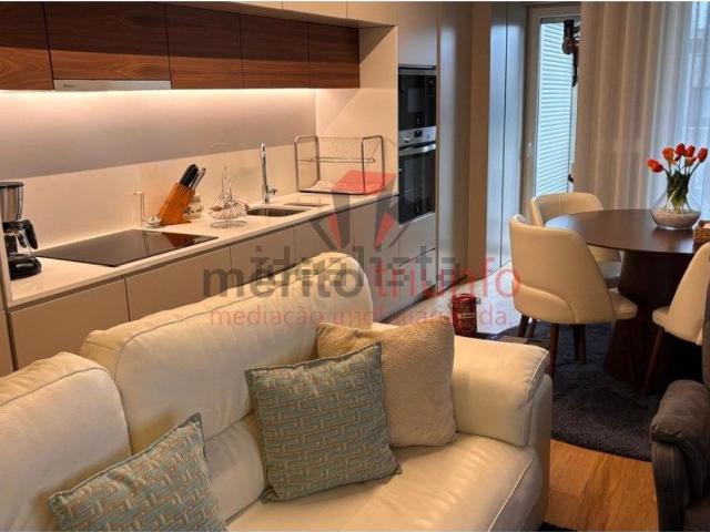Apartamento, Vila Nova de Famalicão e Calendário