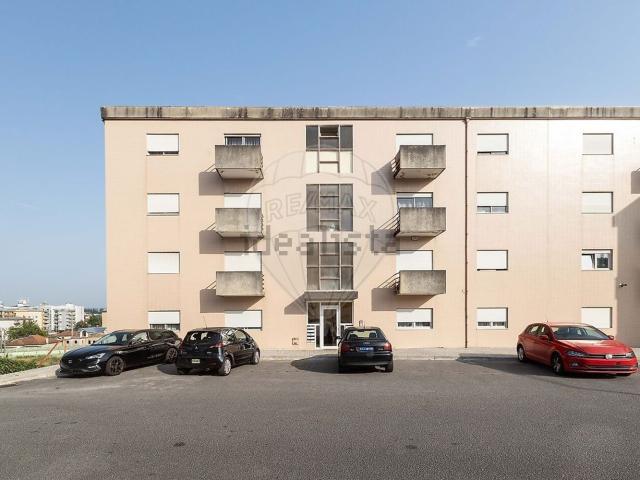 Apartamento, Vila Nova de Famalicão e Calendário