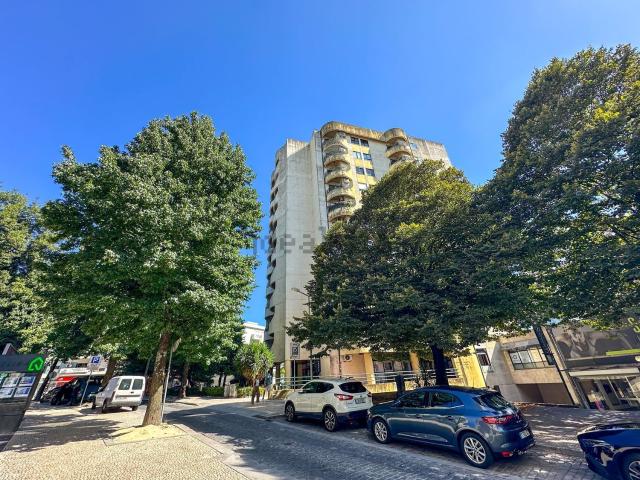 Apartamento, Vila Nova de Famalicão e Calendário