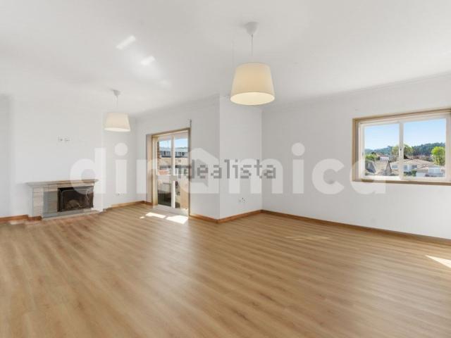 Apartamento, Vila Nova de Famalicão e Calendário