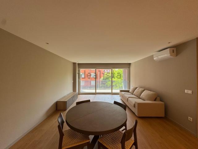 Apartamento, Vila Nova de Famalicão e Calendário