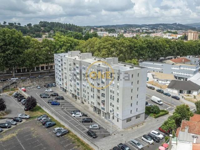 Apartamento, Vila Nova de Famalicão e Calendário