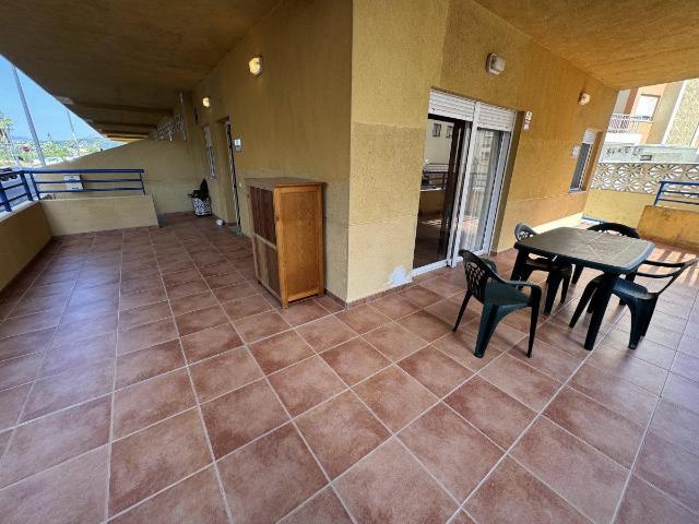 APARTAMENTO A ESCASOS METROS DEL MAR, CON PISCINA
