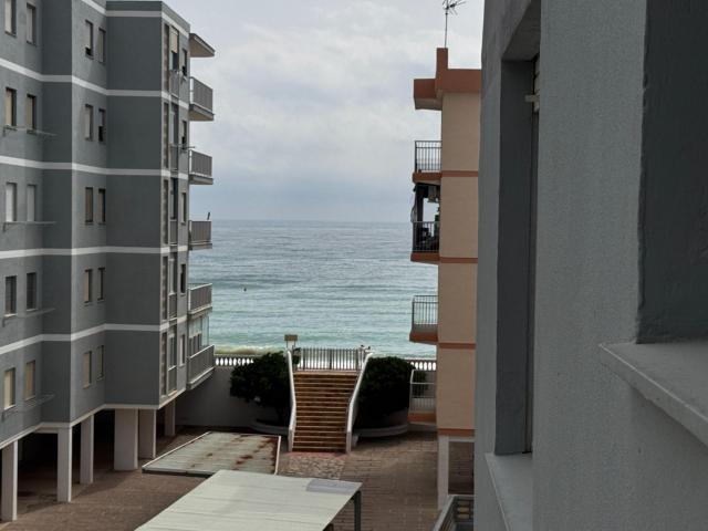 APARTAMENTO A ESCASOS METROS DEL MAR MUY ACOGEDOR