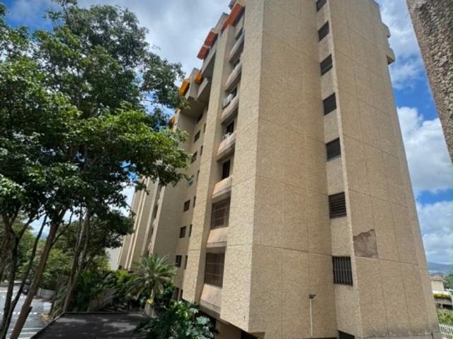 Apartamento Actualizado de 130mt La Alameda 3 hab 3 baños 2p/e