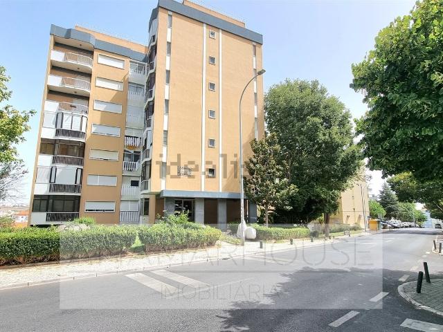 Apartamento, Águas Livres