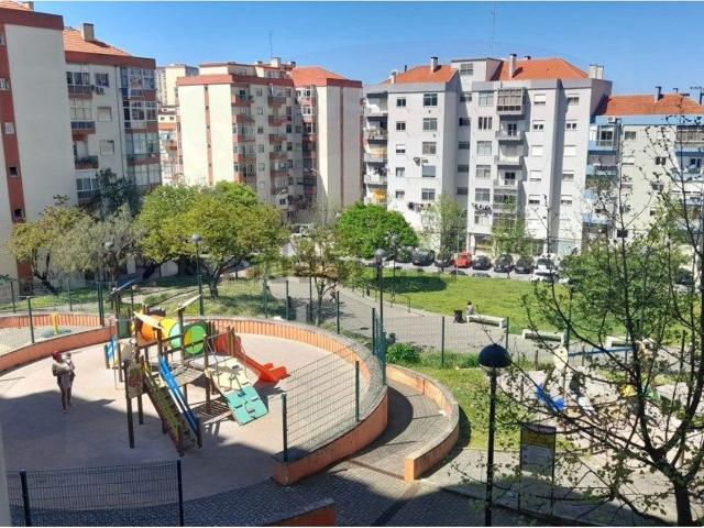 Apartamento, Águas Livres