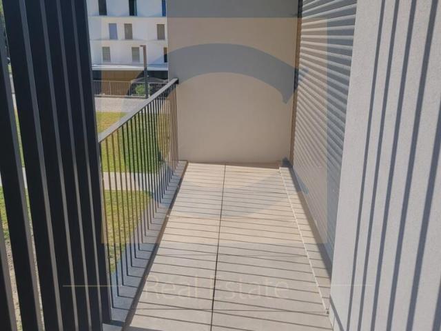 APARTAMENTO AO HOSPITAL DE S. JOÃO Lugar de garagem e varanda