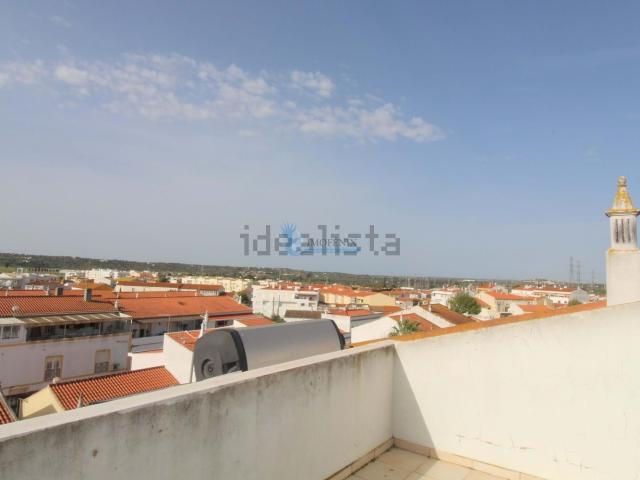 Apartamento, Algoz e Tunes