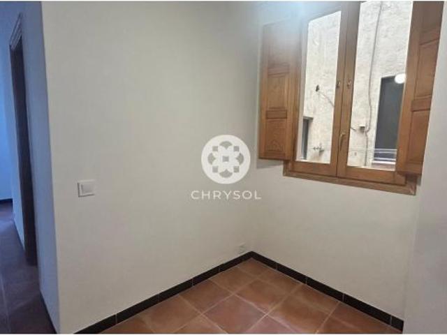 Apartamento alto y luminoso en el Gótico