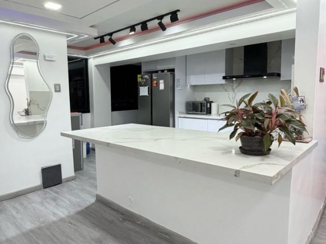 APARTAMENTO AMOBLADO EN VENTA SANTA MONICA
