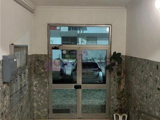 Apartamento, Amora