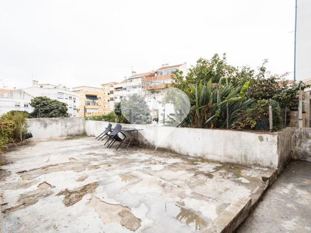 Apartamento, Amora