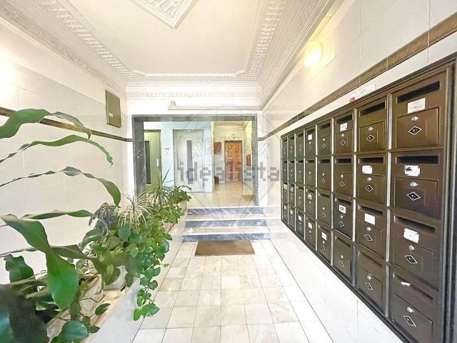 Apartamento, Amora