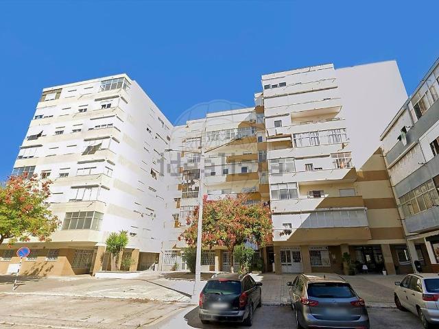 Apartamento, Amora