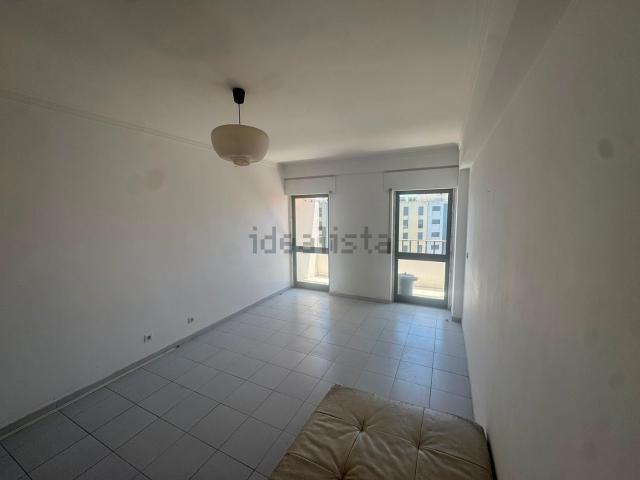 Apartamento, Amora