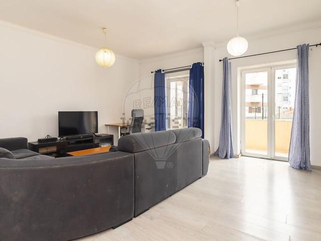 Apartamento, Amora