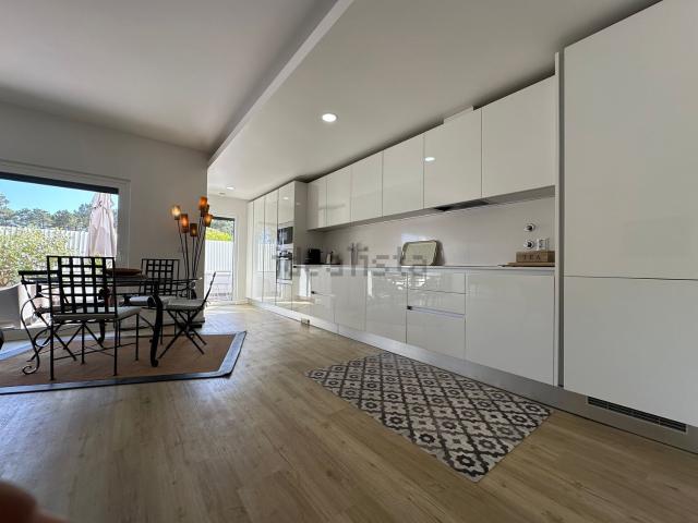 Apartamento, Amora
