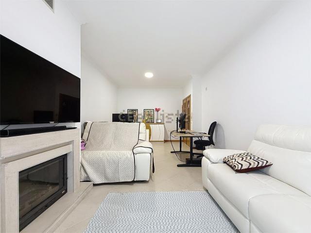 Apartamento, Amora
