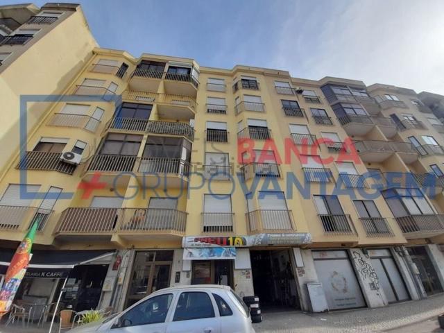 Apartamento, Amora